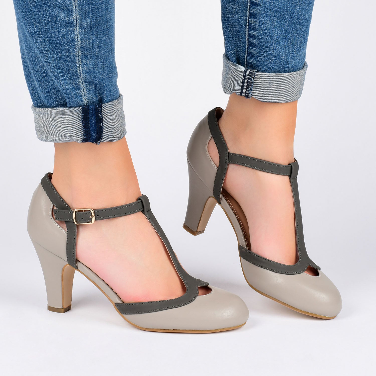 Journee OLINA T-STRAP PUMP HEELS IN VEGAN LEATHER - Nude