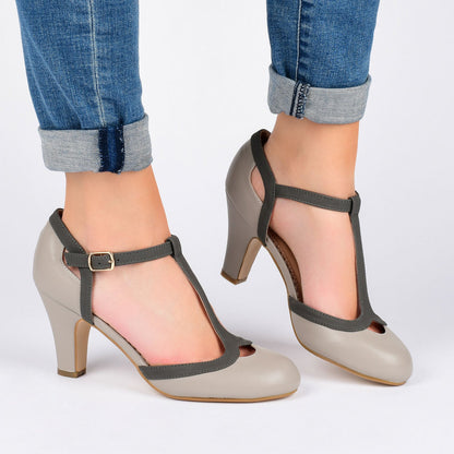 Journee OLINA T-STRAP PUMP HEELS IN VEGAN LEATHER - Nude