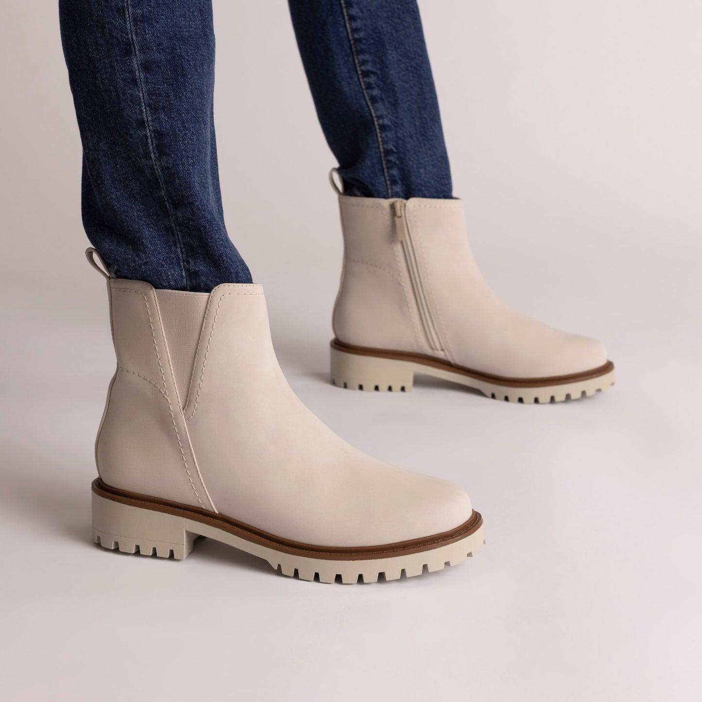 Journee JUNNAH CHELSEA BOOTS IN WIDE - Bone