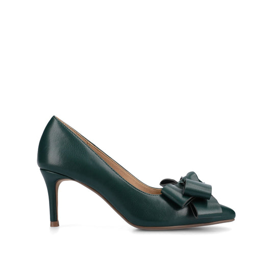 Journee CRYSTOL STILETTO PUMP HEELS IN VEGAN LEATHER IN WIDE - Pine