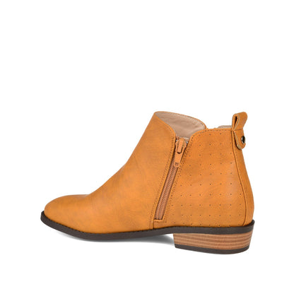 Journee ELLIS ZIP UP VEGAN LEATHER BOOTIES IN WIDE - Mustard