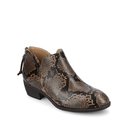 Journee LIVVY ZIP-UP BOOTIES IN WIDE - Brown Snake